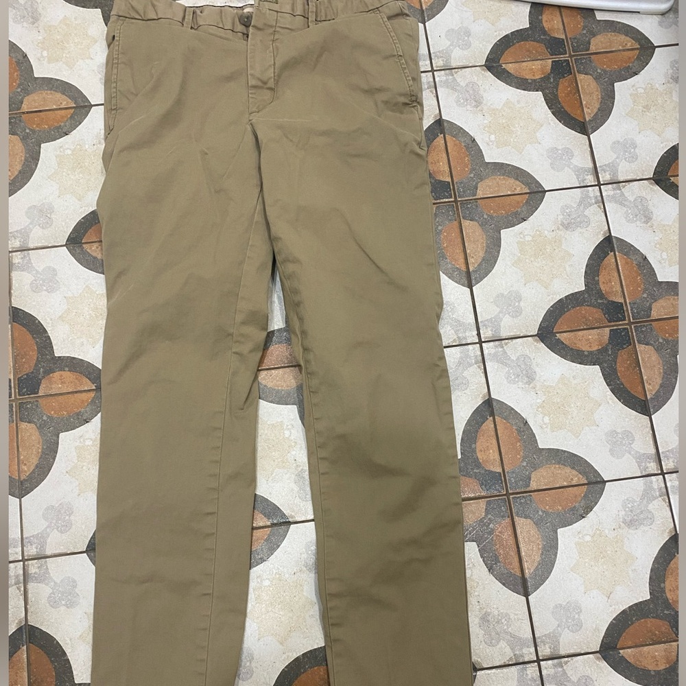 Banana republic lived in chinos